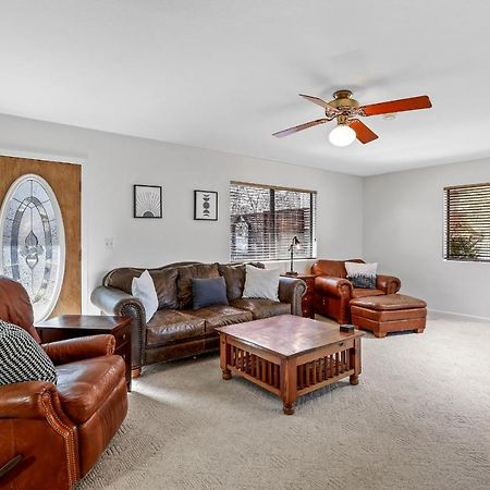 Captivating Continental Country Club Retreat With 4 Bdr And Spacious Deck! 깃대 외부 사진