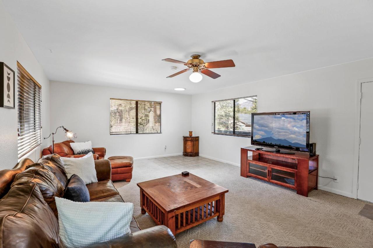 Captivating Continental Country Club Retreat With 4 Bdr And Spacious Deck! 깃대 외부 사진