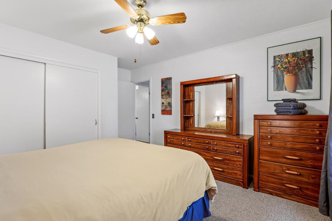Captivating Continental Country Club Retreat With 4 Bdr And Spacious Deck! 깃대 외부 사진